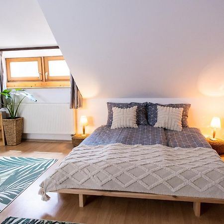 Sziklai Apartman เวสเปรม ภายนอก รูปภาพ