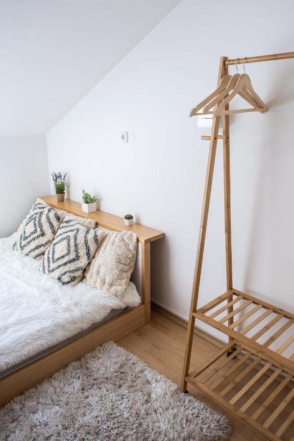 Sziklai Apartman เวสเปรม ภายนอก รูปภาพ