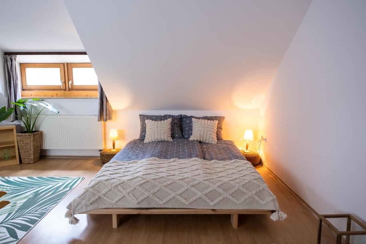 Sziklai Apartman เวสเปรม ภายนอก รูปภาพ