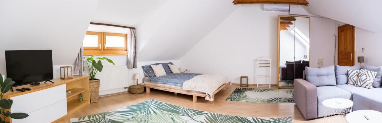 Sziklai Apartman เวสเปรม ภายนอก รูปภาพ