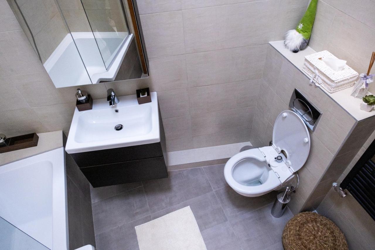 Sziklai Apartman เวสเปรม ภายนอก รูปภาพ