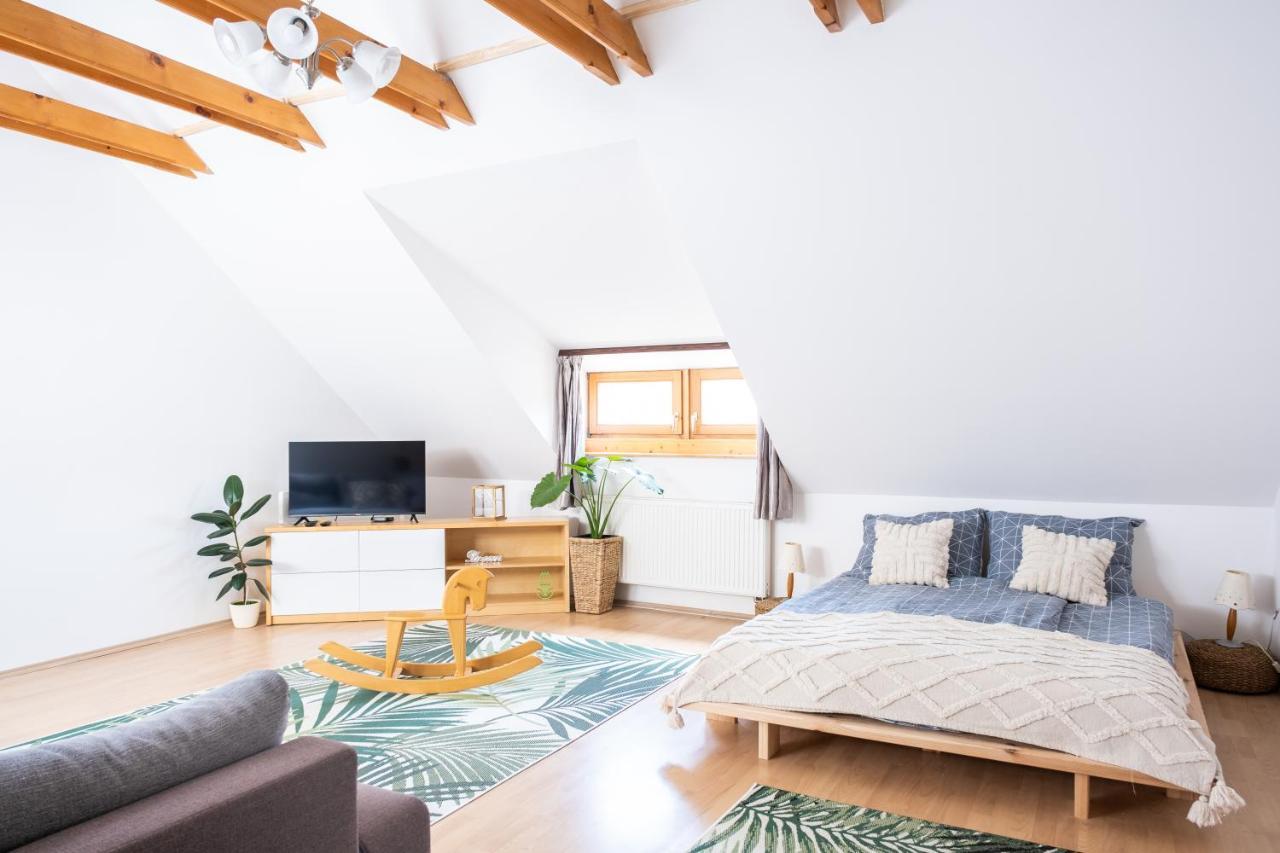 Sziklai Apartman เวสเปรม ภายนอก รูปภาพ